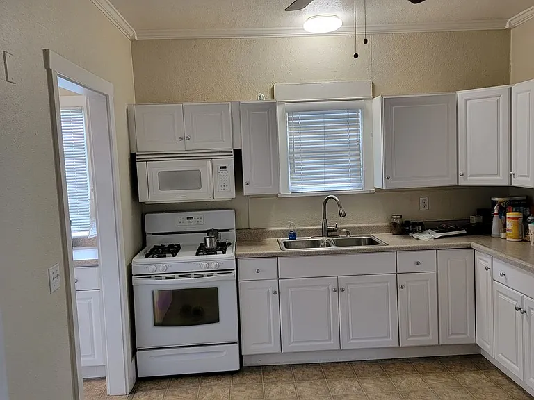 890 SE Ireland St — Photo 10
