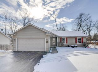 W3655 Woodland Dr, Lake Geneva, WI 53147