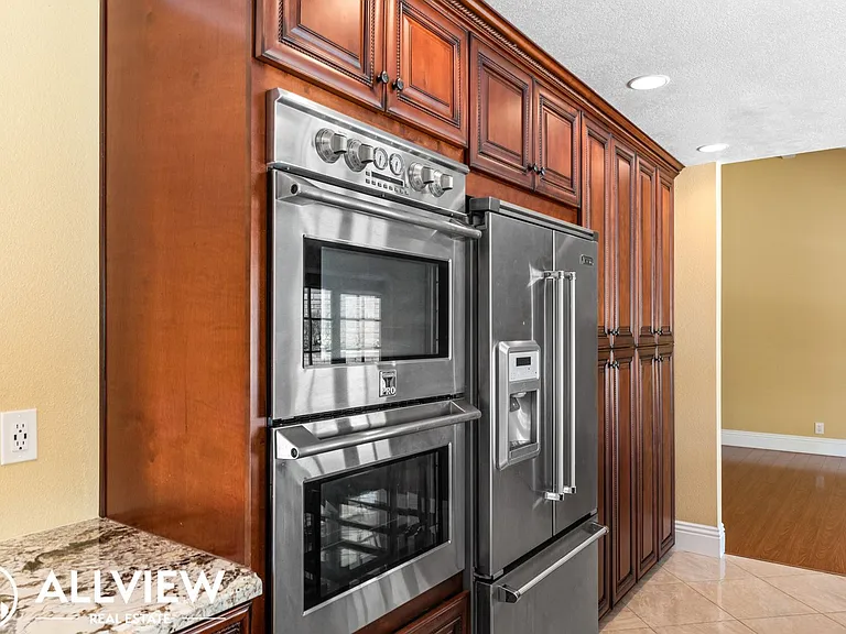 24911 Luton St — Photo 6