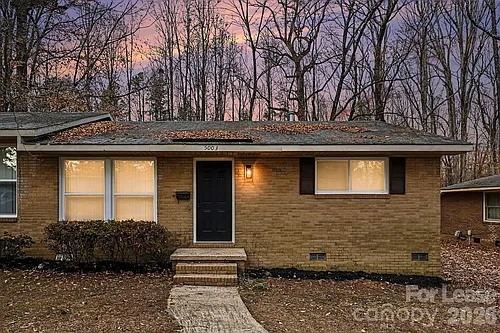 5003 Lakecrest Dr Photo 1