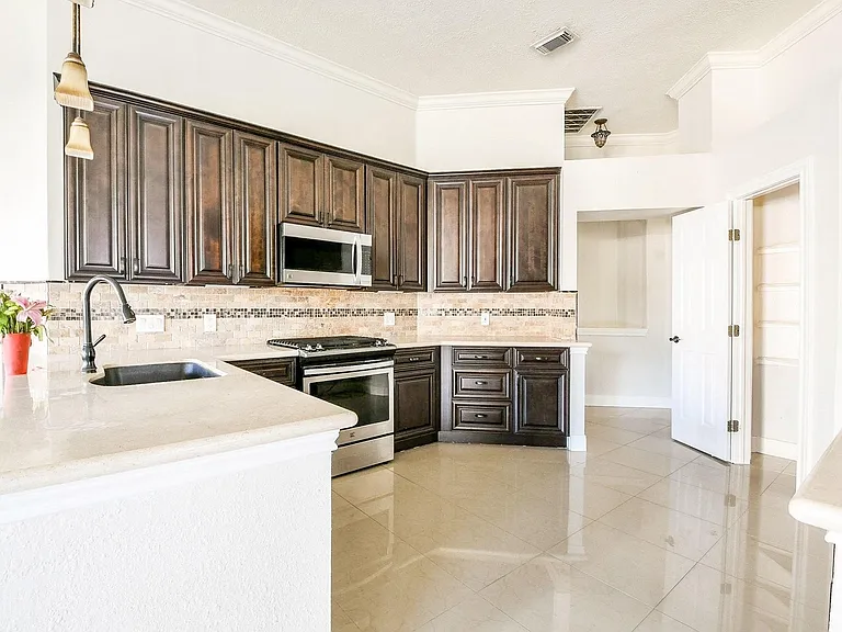 4111 Clubhollow — Photo 9