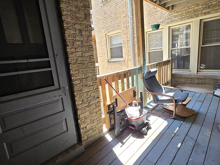 1969 W Foster Ave #1 — Photo 7
