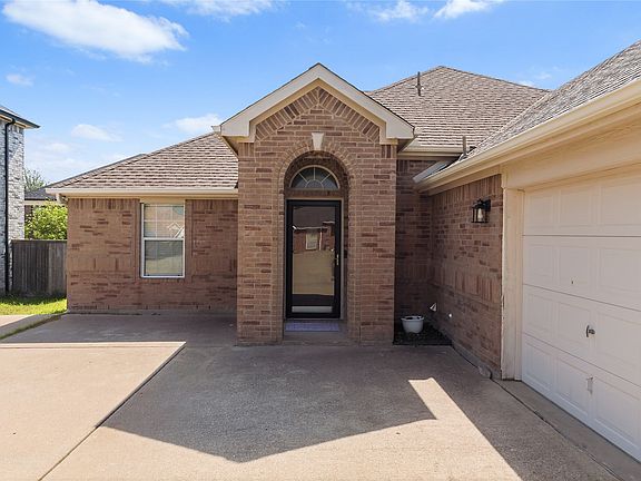 4th image of 1640 Nashwood Dr