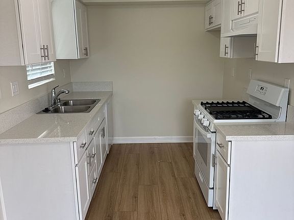 3rd image of 16831 Lynn Ln APT 4