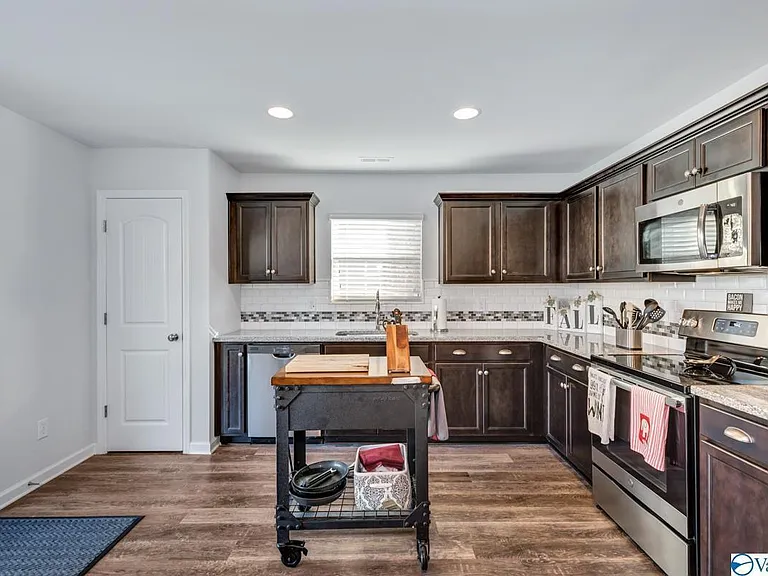 103 Winstead Cir — Photo 3