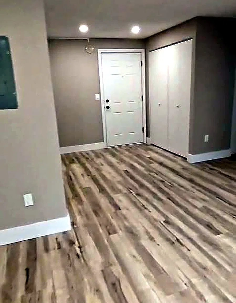 3 bed, 1100 sqft, $3,100 — Photo 2