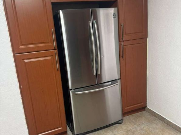 35 W 61st St Unit 1