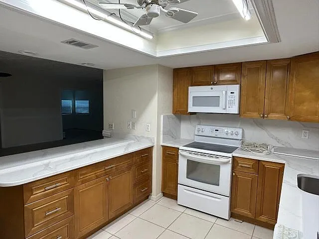 412 Moody Ln — Photo 3