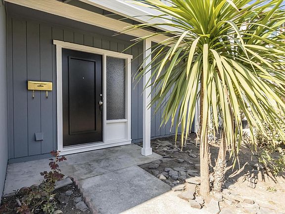 2nd image of 4593 Shadowhurst Ct