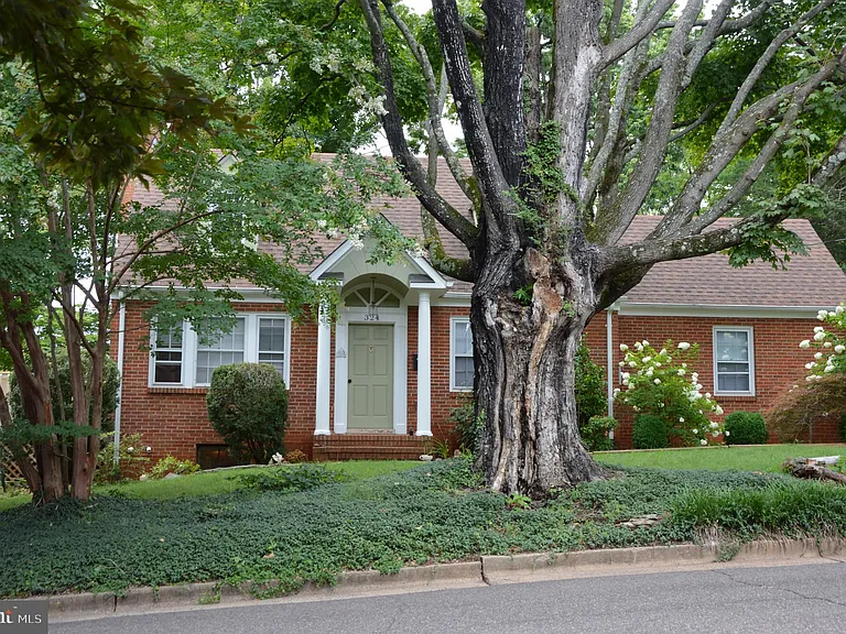 324 W Asher St — Photo 2
