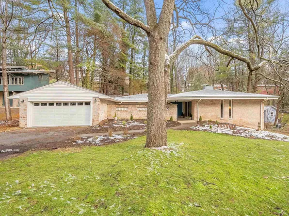 1407 Valleyview Dr, Blacksburg, VA 24060