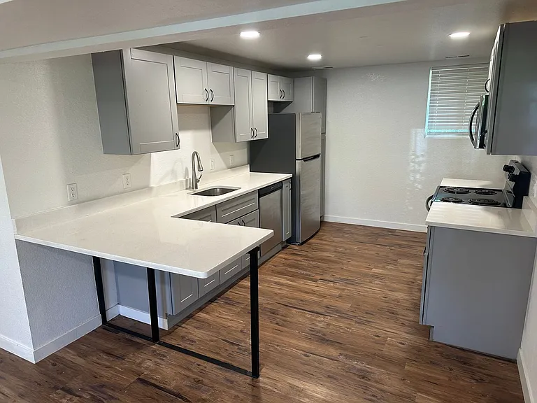 1200 Lamar St — Photo 3