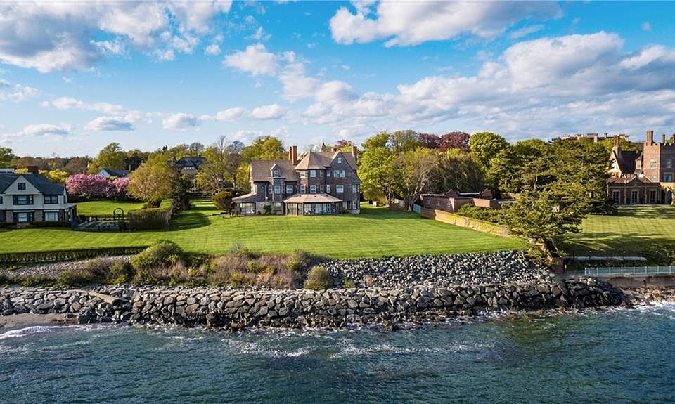 229 Ruggles Ave, Newport, RI 02840 Zillow