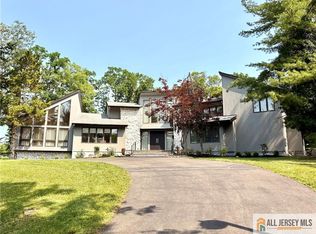 46 Calvert Ave W, Edison, NJ 08820