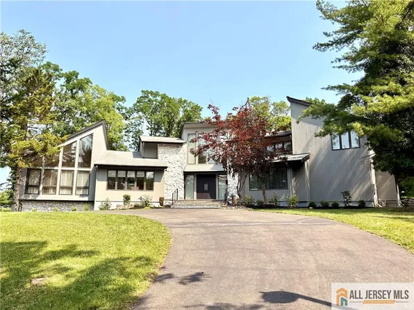 46 Calvert Ave W, Edison, NJ 08820
