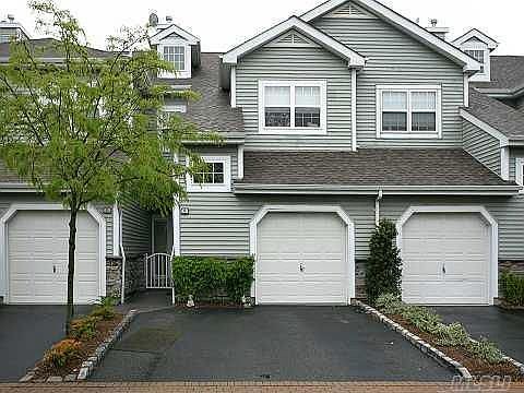 1st image of 9 Carriage Ln
