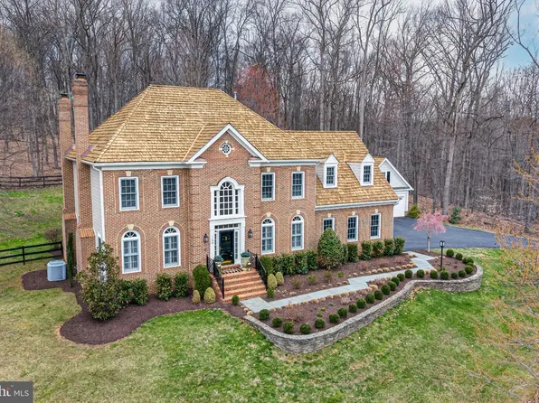 1198 Hawling Pl SW, Leesburg, VA 20175