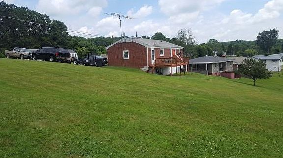 3rd image of 3041 Lowrance Dr