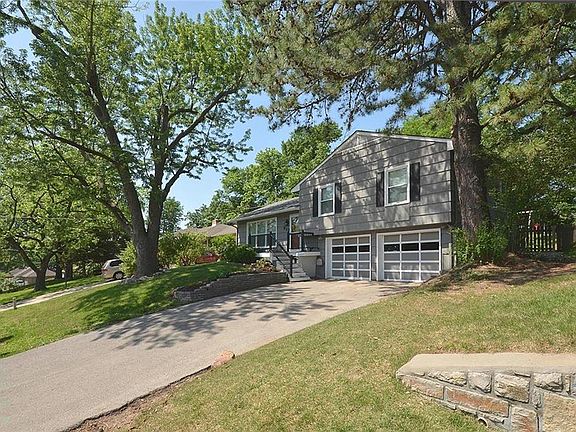 3rd image of 612 NW North Shore Dr