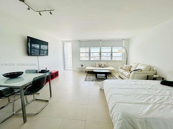 3rd image of 100 Lincoln Rd #1009