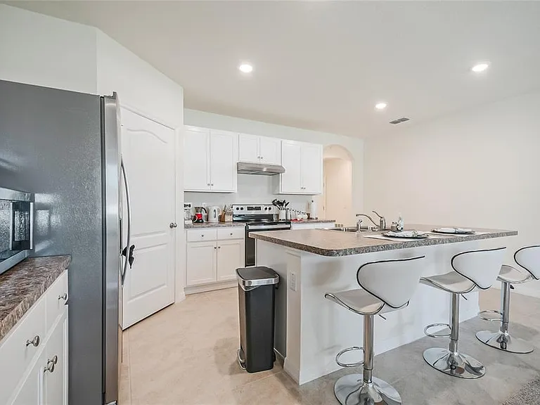 1126 Chichester Ct — Photo 23