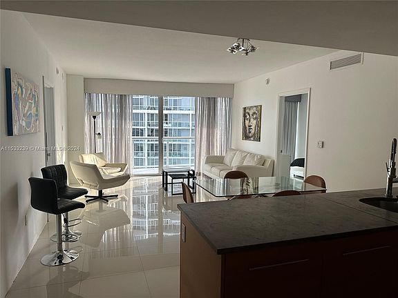 5th image of 475 Brickell Ave APT 3909