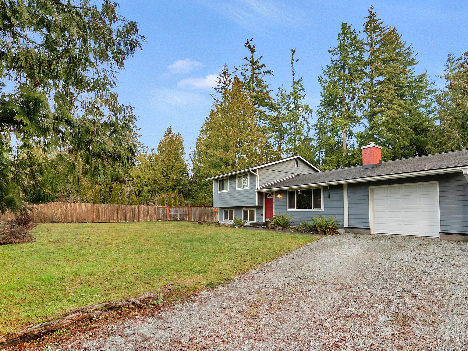 3 bed, 1520 sqft, $3,178 — Photo 2