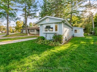 3 Carruthers St S, Wasaga Beach, ON