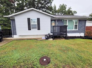 1235 Crestview Dr, Raceland, KY 41169