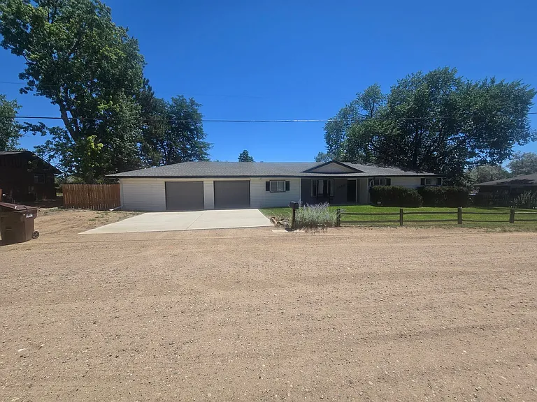 3520 Kenyon Dr — Photo 2
