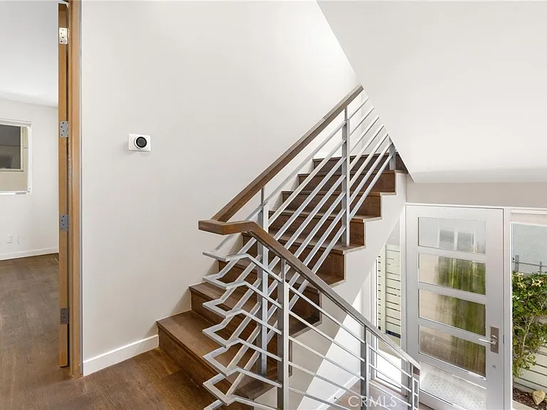 726 Loma Dr — Photo 35