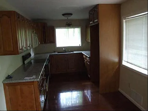 4553 N Peachtree Rd — Photo 5