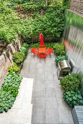 Sold by Sotheby's International Realty | media 11