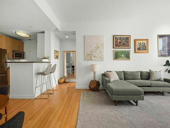 5th image of 40 W 116th St APT A1002