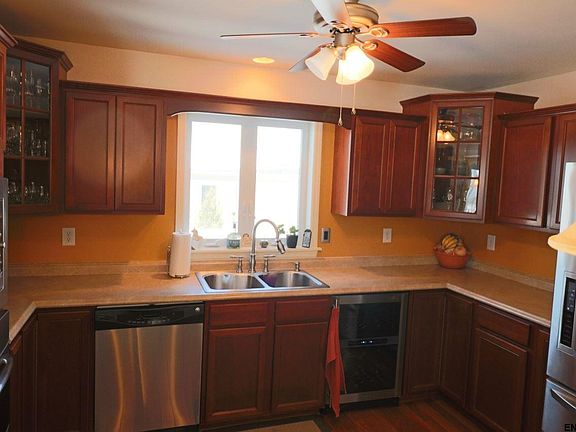 3rd image of 21 Lancaster Ct