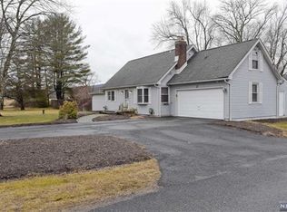 89 Lincoln Ave, West Milford, NJ 07480