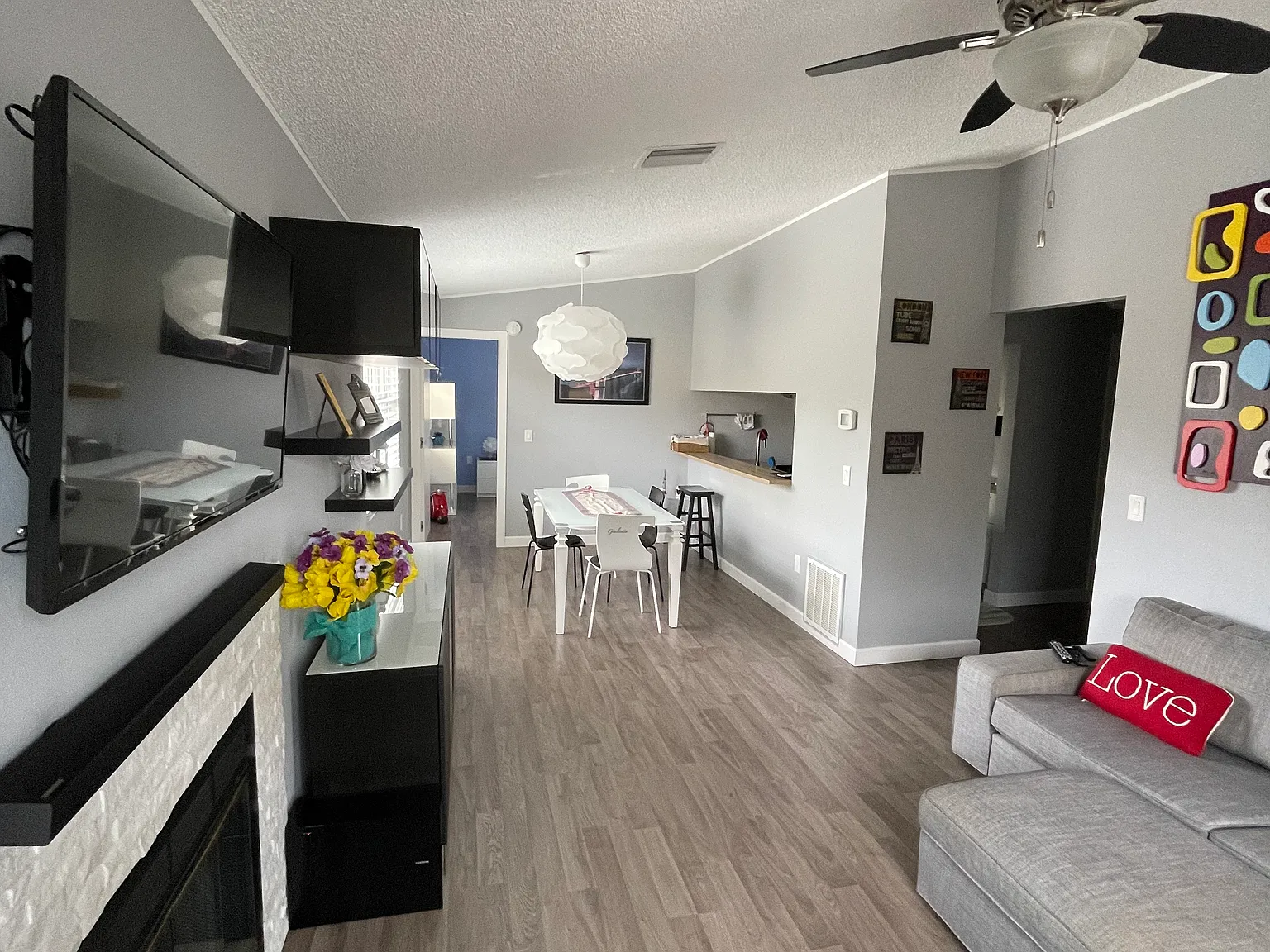 2 bed, 912 sqft, $1,700 — Photo 2