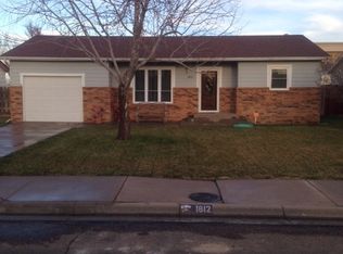 1812 Sequoyah Dr, Garden City, KS 67846