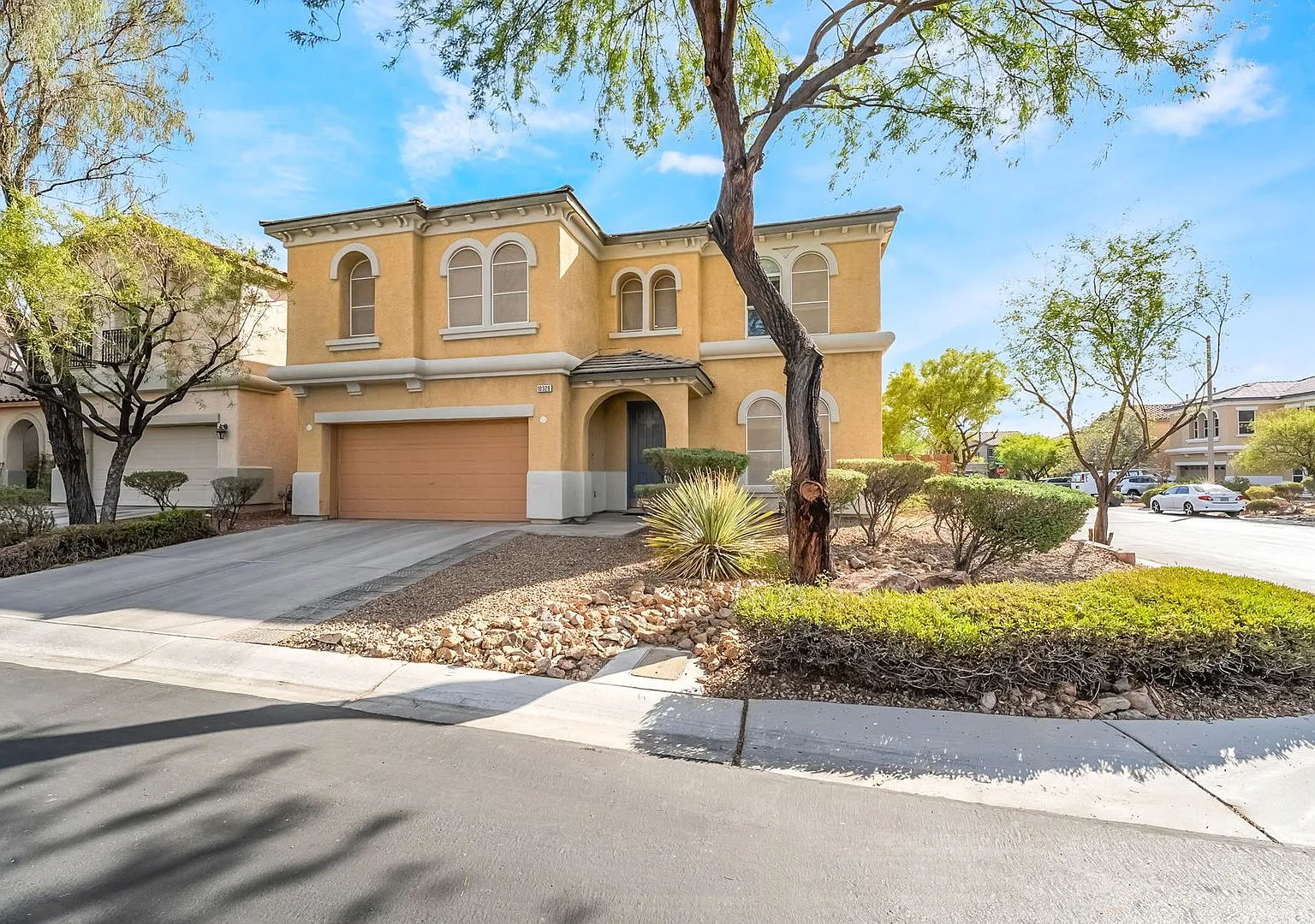 4-Bedroom in Gated Community within Mountains Edge — Photo 1