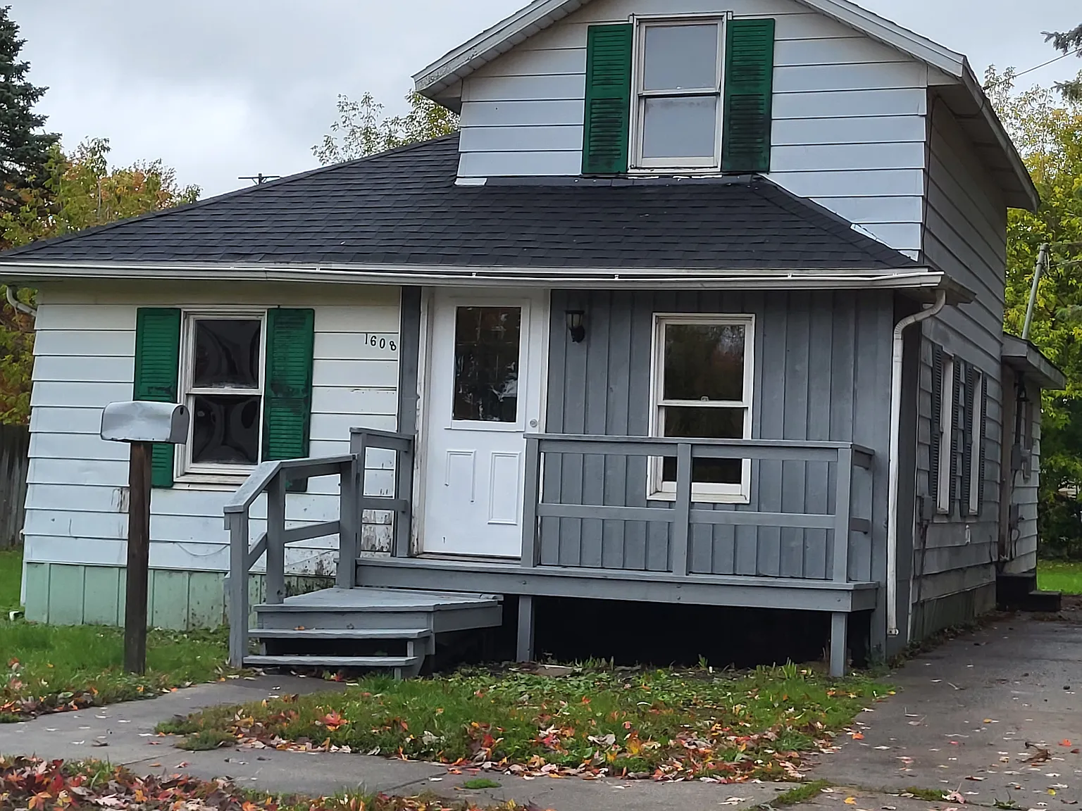 3 bed, 1008 sqft, $995 — Photo 1