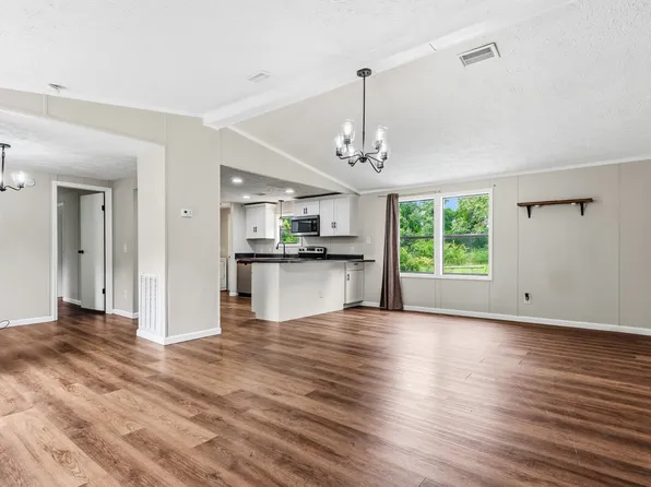 563 Sunset Point Rd, McMinnville, TN 37110