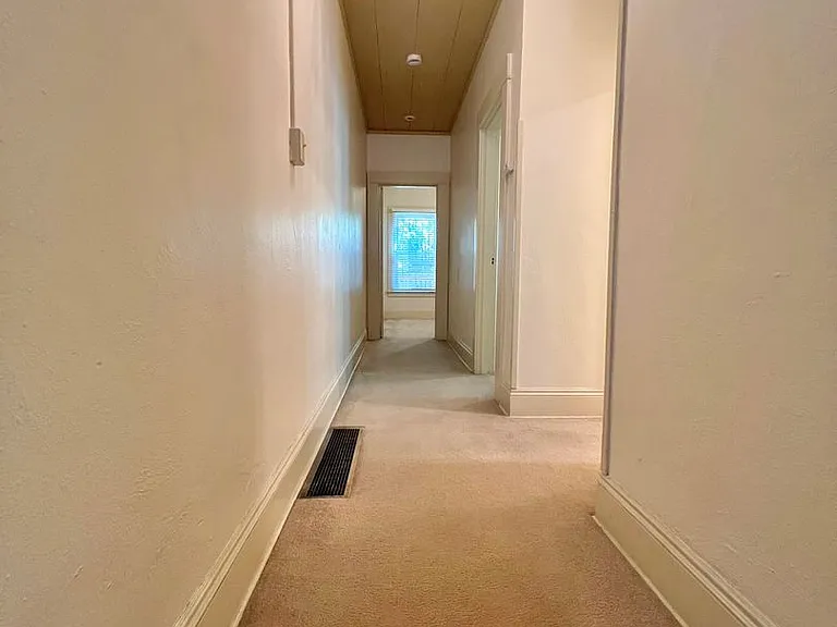 Stunning Vintage 2 Bed 1 Bath in NW 23rd! — Photo 1
