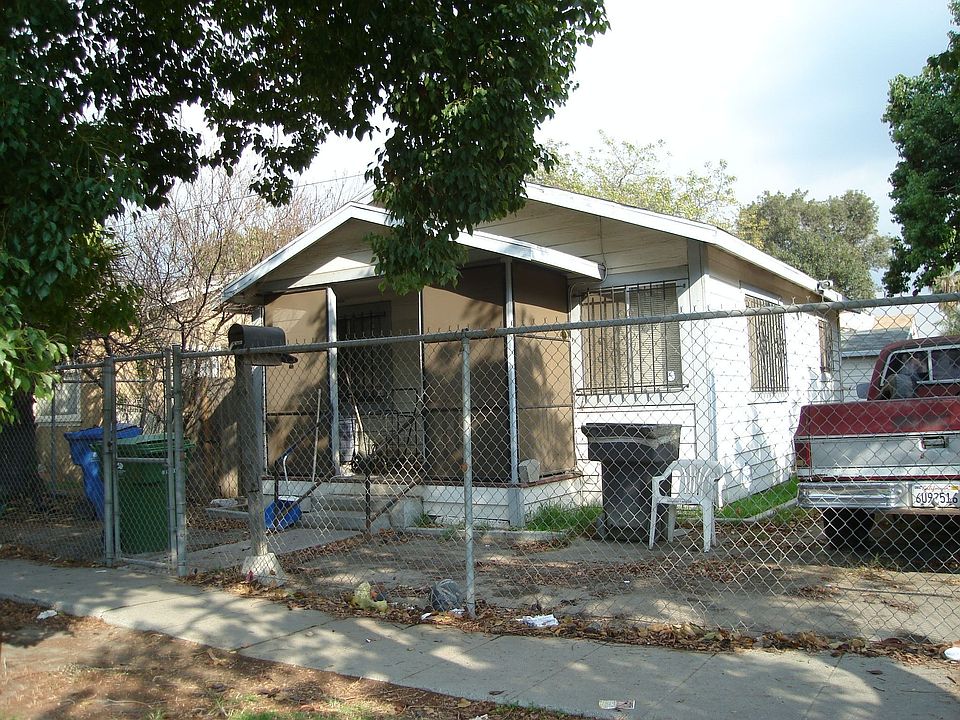Big corner lot in Los Angeles, CA