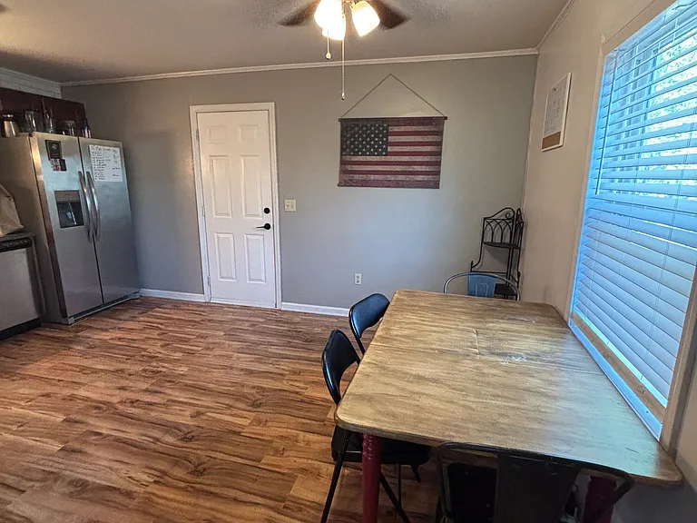403 Madeline Dr — Photo 4