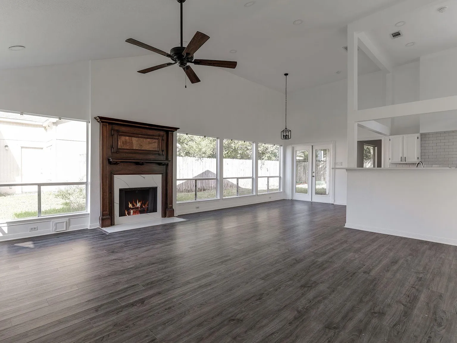 3 bed, 1471 sqft, $1,895 — Photo 2