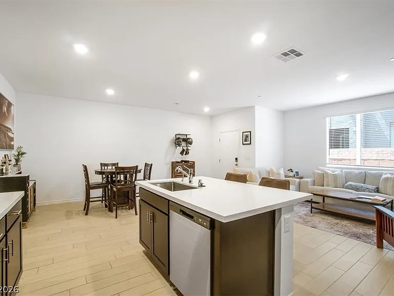 1529 Eva Crossing Pl — Photo 6