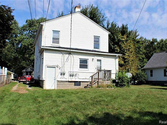 3rd image of 51 Huron Ave