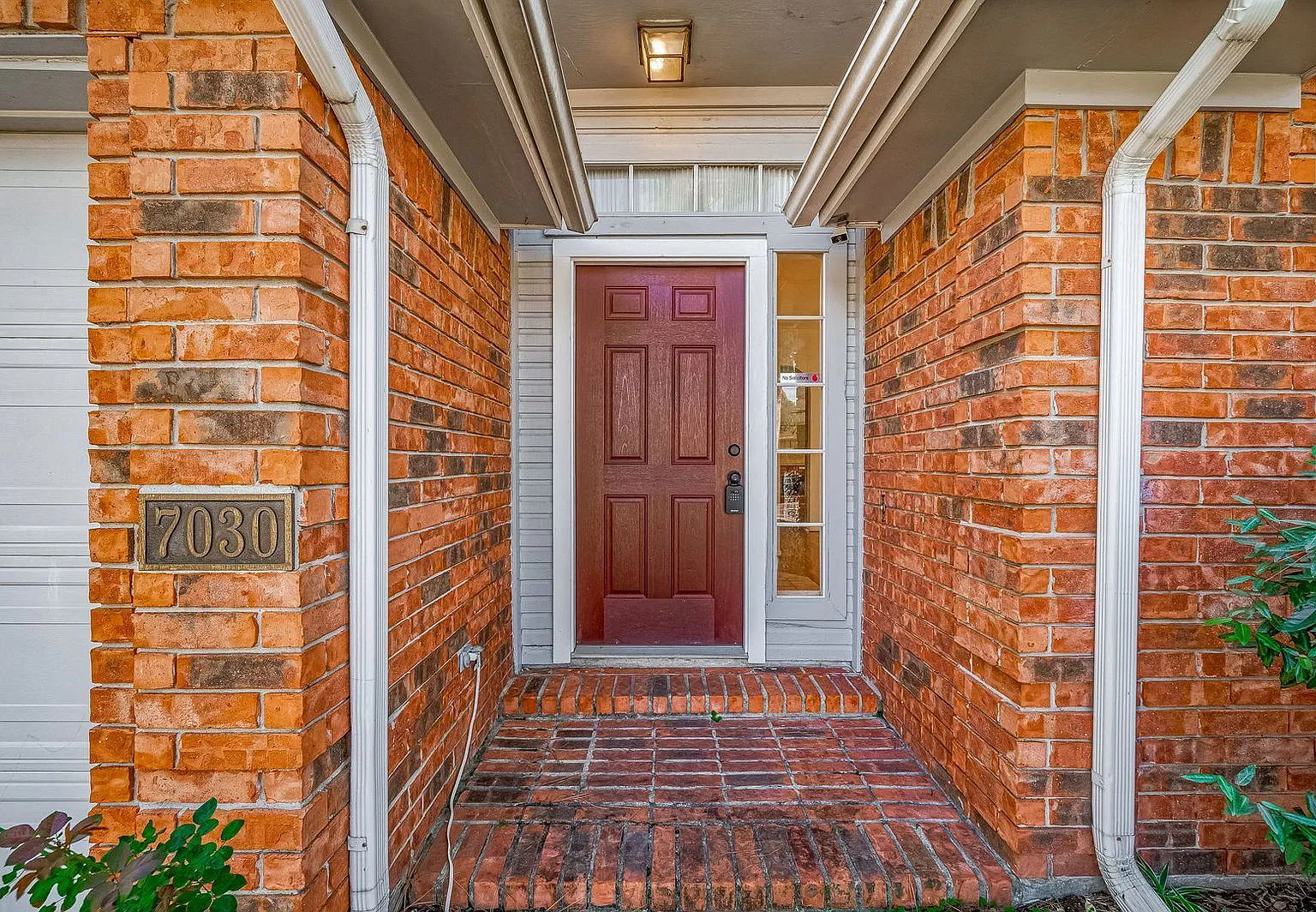 3 bed, 2.0 bath, 1788 sqft, $1,600 — Photo 2