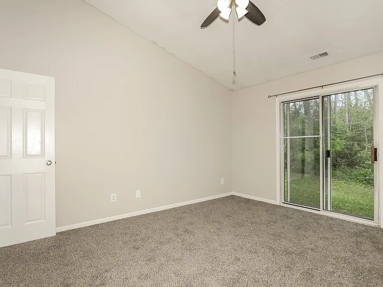 1947 Mare Ave — Photo 11