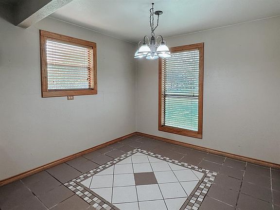 4th image of 400 SW 4th St